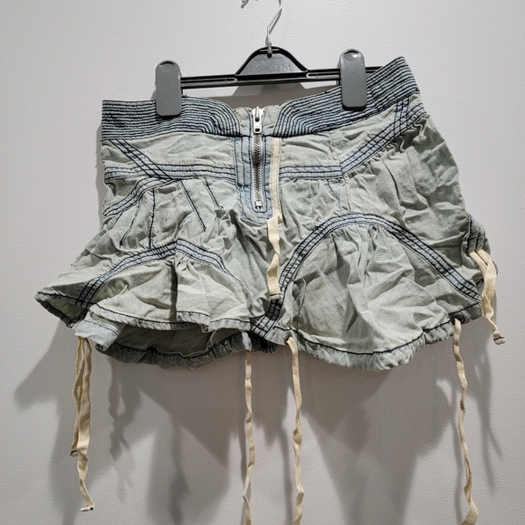 Dresses & Skirts - River Island Mini Jean Skirt Sz